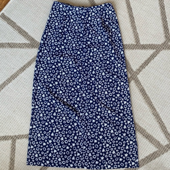 navy and white flower high waist calf length skirt - Picture 1 of 2